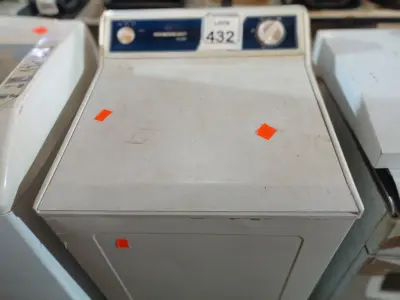 LOTE 432 - 01 MÁQUINA DE LAVAR MARCA BRASTEMP 5KG 110V. (NO ESTADO) ATENÇÃO! FAZER A VISITAÇÃO ANTES DE ARREMATAR, NÃO SABEMOS SE FUNCIONA. LEILÃO NÃO TEM GARANTIA E NEM DEVOLUÇÃO, SUJEITO A POSSÍVEIS AVARIAS VISÍVEIS/OCULTAS E/OU AUSÊNCIA DE COMPONENTES.
