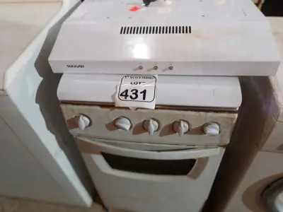 LOTE 431 - 01 FOGÃO A GÁS 04 BOCAS E 01 SUGGAR. (NO ESTADO) ATENÇÃO! FAZER A VISITAÇÃO ANTES DE ARREMATAR, NÃO SABEMOS SE FUNCIONA. LEILÃO NÃO TEM GARANTIA E NEM DEVOLUÇÃO, SUJEITO A POSSÍVEIS AVARIAS VISÍVEIS/OCULTAS E/OU AUSÊNCIA DE COMPONENTES.