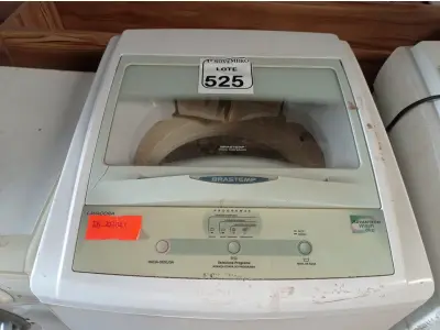 LOTE 525 - 01 MÁQUINA DE LAVAR ROUPAS BRASTEMP. (NO ESTADO) ATENÇÃO! FAZER A VISITAÇÃO ANTES DE ARREMATAR, NÃO SABEMOS SE FUNCIONA. LEILÃO NÃO TEM GARANTIA E NEM DEVOLUÇÃO, SUJEITO A POSSÍVEIS AVARIAS VISÍVEIS/OCULTAS E/OU AUSÊNCIA DE COMPONENTES.