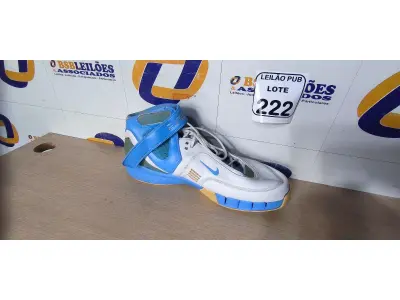 LOTE 222 - 01PÉ DE TÊNIS PARA DECORAÇÃO. (NO ESTADO) ATENÇÃO! FAZER A VISITAÇÃO ANTES DE ARREMATAR, NÃO SABEMOS SE FUNCIONA. LEILÃO NÃO TEM GARANTIA E NEM DEVOLUÇÃO, SUJEITO A POSSÍVEIS AVARIAS VISÍVEIS/OCULTAS E/OU AUSÊNCIA DE COMPONENTES.