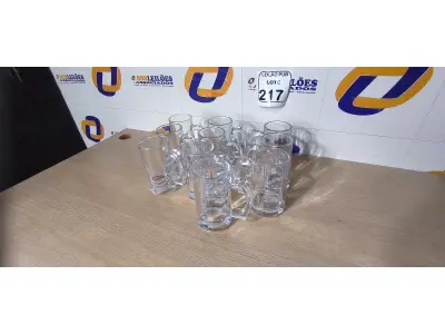 LOTE 217 - 10 CANECAS DE VIDRO PARA CHOPP. (NO ESTADO) ATENÇÃO! FAZER A VISITAÇÃO ANTES DE ARREMATAR, NÃO SABEMOS SE FUNCIONA. LEILÃO NÃO TEM GARANTIA E NEM DEVOLUÇÃO, SUJEITO A POSSÍVEIS AVARIAS VISÍVEIS/OCULTAS E/OU AUSÊNCIA DE COMPONENTES.
