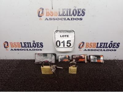 LOTE 015 - 04 CADEADOS MODELOS DIVERSOS DE LATÃO MARCA STAM(NOVO). (NO ESTADO) ATENÇÃO! FAZER A VISITAÇÃO ANTES DE ARREMATAR, NÃO SABEMOS SE FUNCIONA. LEILÃO NÃO TEM GARANTIA E NEM DEVOLUÇÃO, SUJEITO A POSSÍVEIS AVARIAS VISÍVEIS/OCULTAS E/OU AUSÊNCIA DE COMPONENTES.