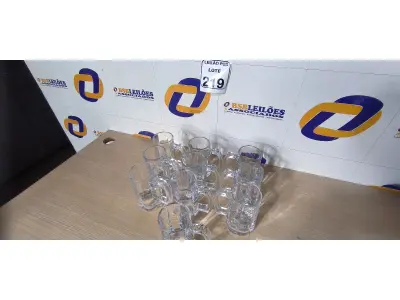 LOTE 219 - 10 CANECAS DE VIDRO PARA CHOPP. (NO ESTADO) ATENÇÃO! FAZER A VISITAÇÃO ANTES DE ARREMATAR, NÃO SABEMOS SE FUNCIONA. LEILÃO NÃO TEM GARANTIA E NEM DEVOLUÇÃO, SUJEITO A POSSÍVEIS AVARIAS VISÍVEIS/OCULTAS E/OU AUSÊNCIA DE COMPONENTES.