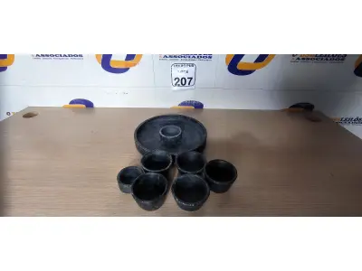LOTE 207 - 01 PRATO DE PEDRA COM MOLHEIRAS. (NO ESTADO) ATENÇÃO! FAZER A VISITAÇÃO ANTES DE ARREMATAR, NÃO SABEMOS SE FUNCIONA. LEILÃO NÃO TEM GARANTIA E NEM DEVOLUÇÃO, SUJEITO A POSSÍVEIS AVARIAS VISÍVEIS/OCULTAS E/OU AUSÊNCIA DE COMPONENTES.