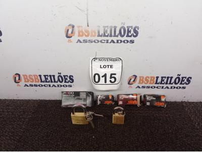 LOTE 015 - 04 CADEADOS MODELOS DIVERSOS DE LATÃO MARCA STAM(NOVO). (NO ESTADO) ATENÇÃO! FAZER A VISITAÇÃO ANTES DE ARREMATAR, NÃO SABEMOS SE FUNCIONA. LEILÃO NÃO TEM GARANTIA E NEM DEVOLUÇÃO, SUJEITO A POSSÍVEIS AVARIAS VISÍVEIS/OCULTAS E/OU AUSÊNCIA DE COMPONENTES.