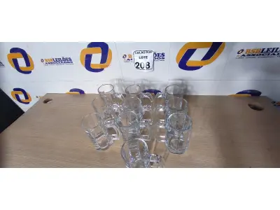 LOTE 208 - 10 CANECAS DE VIDRO PARA CHOPP. (NO ESTADO) ATENÇÃO! FAZER A VISITAÇÃO ANTES DE ARREMATAR, NÃO SABEMOS SE FUNCIONA. LEILÃO NÃO TEM GARANTIA E NEM DEVOLUÇÃO, SUJEITO A POSSÍVEIS AVARIAS VISÍVEIS/OCULTAS E/OU AUSÊNCIA DE COMPONENTES.