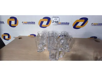 LOTE 218 - 10 CANECAS DE VIDRO PARA CHOPP. (NO ESTADO) ATENÇÃO! FAZER A VISITAÇÃO ANTES DE ARREMATAR, NÃO SABEMOS SE FUNCIONA. LEILÃO NÃO TEM GARANTIA E NEM DEVOLUÇÃO, SUJEITO A POSSÍVEIS AVARIAS VISÍVEIS/OCULTAS E/OU AUSÊNCIA DE COMPONENTES.