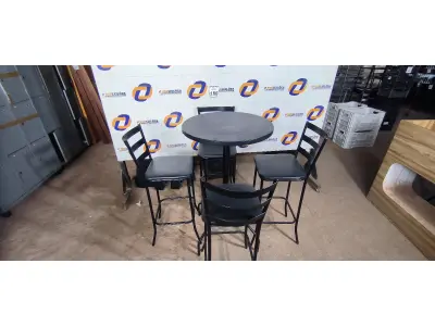LOTE 150 - 01 MESA BISTRÔ COM 04 BANQUETAS ALTAS.  (NO ESTADO) ATENÇÃO! FAZER A VISITAÇÃO ANTES DE ARREMATAR, NÃO SABEMOS SE FUNCIONA. LEILÃO NÃO TEM GARANTIA E NEM DEVOLUÇÃO, SUJEITO A POSSÍVEIS AVARIAS VISÍVEIS/OCULTAS E/OU AUSÊNCIA DE COMPONENTES.
