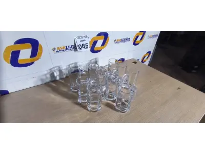 LOTE 085 - 10 CANECAS DE VIDRO PARA CHOPP. (NO ESTADO) ATENÇÃO! FAZER A VISITAÇÃO ANTES DE ARREMATAR, NÃO SABEMOS SE FUNCIONA. LEILÃO NÃO TEM GARANTIA E NEM DEVOLUÇÃO, SUJEITO A POSSÍVEIS AVARIAS VISÍVEIS/OCULTAS E/OU AUSÊNCIA DE COMPONENTES.