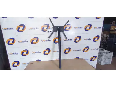 LOTE 139 - 01 SUPORTE PARA TELEVISÃO. (NO ESTADO) ATENÇÃO! FAZER A VISITAÇÃO ANTES DE ARREMATAR, NÃO SABEMOS SE FUNCIONA. LEILÃO NÃO TEM GARANTIA E NEM DEVOLUÇÃO, SUJEITO A POSSÍVEIS AVARIAS VISÍVEIS/OCULTAS E/OU AUSÊNCIA DE COMPONENTES.