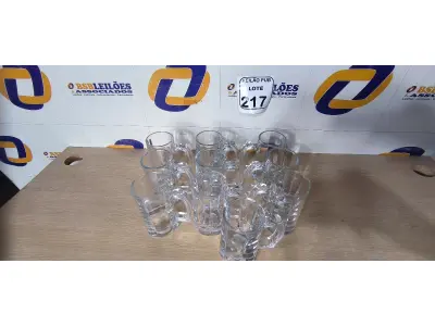 LOTE 217 - 10 CANECAS DE VIDRO PARA CHOPP. (NO ESTADO) ATENÇÃO! FAZER A VISITAÇÃO ANTES DE ARREMATAR, NÃO SABEMOS SE FUNCIONA. LEILÃO NÃO TEM GARANTIA E NEM DEVOLUÇÃO, SUJEITO A POSSÍVEIS AVARIAS VISÍVEIS/OCULTAS E/OU AUSÊNCIA DE COMPONENTES.