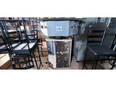 LOTE 172 - 01 AR CONDICIONADO COM EVAPORADORA DE TETO K7. (NO ESTADO) ATENÇÃO! FAZER A VISITAÇÃO ANTES DE ARREMATAR, NÃO SABEMOS SE FUNCIONA. LEILÃO NÃO TEM GARANTIA E NEM DEVOLUÇÃO, SUJEITO A POSSÍVEIS AVARIAS VISÍVEIS/OCULTAS E/OU AUSÊNCIA DE COMPONENTES.