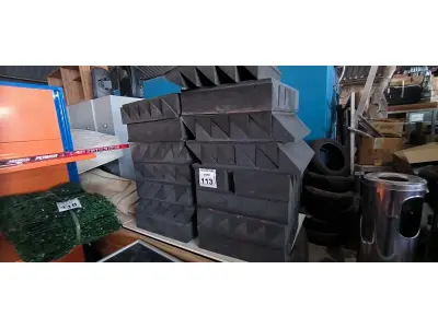 LOTE 113 - 30 PLACAS DE ESPUMAS DE PROTEÇÃO ACÚSTICA (NO ESTADO) ATENÇÃO! FAZER A VISITAÇÃO ANTES DE ARREMATAR, NÃO SABEMOS SE FUNCIONA. LEILÃO NÃO TEM GARANTIA E NEM DEVOLUÇÃO, SUJEITO A POSSÍVEIS AVARIAS VISÍVEIS/OCULTAS E/OU AUSÊNCIA DE COMPONENTES.