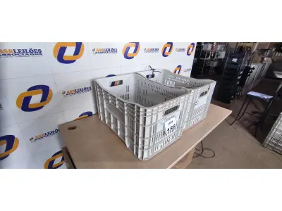LOTE 156 - 02 CAIXAS PARA TRANSPORTE. (NO ESTADO) ATENÇÃO! FAZER A VISITAÇÃO ANTES DE ARREMATAR, NÃO SABEMOS SE FUNCIONA. LEILÃO NÃO TEM GARANTIA E NEM DEVOLUÇÃO, SUJEITO A POSSÍVEIS AVARIAS VISÍVEIS/OCULTAS E/OU AUSÊNCIA DE COMPONENTES.