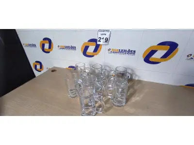 LOTE 219 - 10 CANECAS DE VIDRO PARA CHOPP. (NO ESTADO) ATENÇÃO! FAZER A VISITAÇÃO ANTES DE ARREMATAR, NÃO SABEMOS SE FUNCIONA. LEILÃO NÃO TEM GARANTIA E NEM DEVOLUÇÃO, SUJEITO A POSSÍVEIS AVARIAS VISÍVEIS/OCULTAS E/OU AUSÊNCIA DE COMPONENTES.
