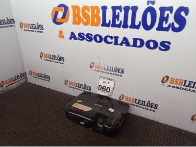 LOTE 060 - 01 PROJETOR MULTIMÍDIA MARCA EPSON. (NO ESTADO) ATENÇÃO! FAZER A VISITAÇÃO ANTES DE ARREMATAR, NÃO SABEMOS SE FUNCIONA. LEILÃO NÃO TEM GARANTIA E NEM DEVOLUÇÃO, SUJEITO A POSSÍVEIS AVARIAS VISÍVEIS/OCULTAS E/OU AUSÊNCIA DE COMPONENTES.