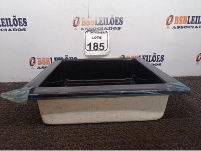 LOTE 185 - 01 CUBA NA COR PRETA QUADRADA(NOVO). (NO ESTADO) ATENÇÃO! FAZER A VISITAÇÃO ANTES DE ARREMATAR, NÃO SABEMOS SE FUNCIONA. LEILÃO NÃO TEM GARANTIA E NEM DEVOLUÇÃO, SUJEITO A POSSÍVEIS AVARIAS VISÍVEIS/OCULTAS E/OU AUSÊNCIA DE COMPONENTES.