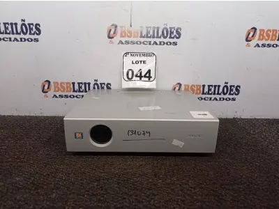 LOTE 044 - 01 PROJETOR MULTIMIDIA MARCA SONY. (NO ESTADO) ATENÇÃO! FAZER A VISITAÇÃO ANTES DE ARREMATAR, NÃO SABEMOS SE FUNCIONA. LEILÃO NÃO TEM GARANTIA E NEM DEVOLUÇÃO, SUJEITO A POSSÍVEIS AVARIAS VISÍVEIS/OCULTAS E/OU AUSÊNCIA DE COMPONENTES.