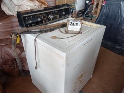 LOTE 308 - 01 MÁQUINA DE LAVAR 12KG MARCA LADY KENMORE 110V. (NO ESTADO) ATENÇÃO! FAZER A VISITAÇÃO ANTES DE ARREMATAR, NÃO SABEMOS SE FUNCIONA. LEILÃO NÃO TEM GARANTIA E NEM DEVOLUÇÃO, SUJEITO A POSSÍVEIS AVARIAS VISÍVEIS/OCULTAS E/OU AUSÊNCIA DE COMPONENTES.