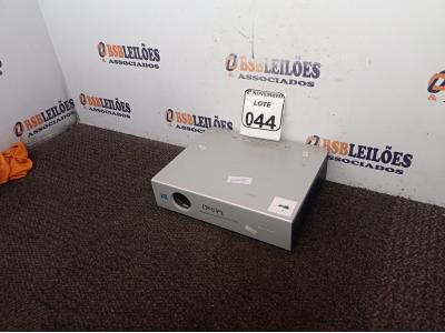 LOTE 044 - 01 PROJETOR MULTIMIDIA MARCA SONY. (NO ESTADO) ATENÇÃO! FAZER A VISITAÇÃO ANTES DE ARREMATAR, NÃO SABEMOS SE FUNCIONA. LEILÃO NÃO TEM GARANTIA E NEM DEVOLUÇÃO, SUJEITO A POSSÍVEIS AVARIAS VISÍVEIS/OCULTAS E/OU AUSÊNCIA DE COMPONENTES.