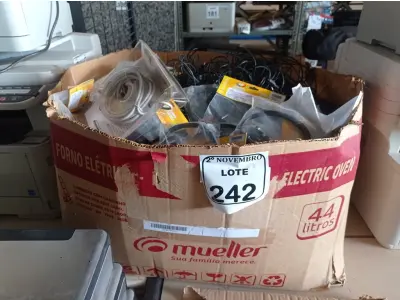 LOTE 242 - 01 CAIXA C/GRANDE QUANTIDADE DE CABOS E FONTES. (NO ESTADO) ATENÇÃO! FAZER A VISITAÇÃO ANTES DE ARREMATAR, NÃO SABEMOS SE FUNCIONA. LEILÃO NÃO TEM GARANTIA E NEM DEVOLUÇÃO, SUJEITO A POSSÍVEIS AVARIAS VISÍVEIS/OCULTAS E/OU AUSÊNCIA DE COMPONENTES.