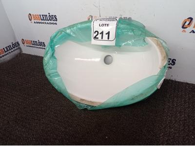 LOTE 211 - 01 CUBA OVAL NA COR BRANCA(NOVO). (NO ESTADO) ATENÇÃO! FAZER A VISITAÇÃO ANTES DE ARREMATAR, NÃO SABEMOS SE FUNCIONA. LEILÃO NÃO TEM GARANTIA E NEM DEVOLUÇÃO, SUJEITO A POSSÍVEIS AVARIAS VISÍVEIS/OCULTAS E/OU AUSÊNCIA DE COMPONENTES.