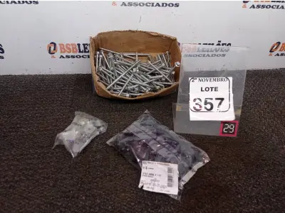 LOTE 357 - 01 KIT CONJUNTO DE PARAFUSOS P/TELHAS ROSCA SOBERBA 5/16 7,4MM. (NO ESTADO) ATENÇÃO! FAZER A VISITAÇÃO ANTES DE ARREMATAR, NÃO SABEMOS SE FUNCIONA. LEILÃO NÃO TEM GARANTIA E NEM DEVOLUÇÃO, SUJEITO A POSSÍVEIS AVARIAS VISÍVEIS/OCULTAS E/OU AUSÊNCIA DE COMPONENTES.