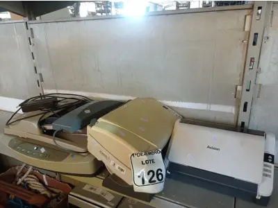 LOTE 126 - 03 SCANNER’S MARCAS E MODELOS DIVERSOS. (NO ESTADO) ATENÇÃO! FAZER A VISITAÇÃO ANTES DE ARREMATAR, NÃO SABEMOS SE FUNCIONA. LEILÃO NÃO TEM GARANTIA E NEM DEVOLUÇÃO, SUJEITO A POSSÍVEIS AVARIAS VISÍVEIS/OCULTAS E/OU AUSÊNCIA DE COMPONENTES.