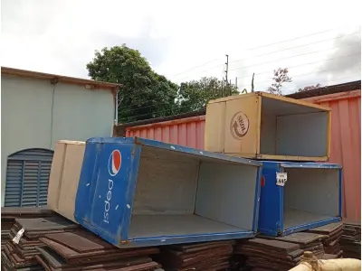 LOTE 445 - 05 CAIXAS DE FREEZER S/TAMPA. (NO ESTADO) ATENÇÃO! FAZER A VISITAÇÃO ANTES DE ARREMATAR, NÃO SABEMOS SE FUNCIONA. LEILÃO NÃO TEM GARANTIA E NEM DEVOLUÇÃO, SUJEITO A POSSÍVEIS AVARIAS VISÍVEIS/OCULTAS E/OU AUSÊNCIA DE COMPONENTES.