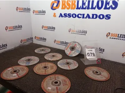 LOTE 078 - 10 DISCOS DE DESBASTE P/LIXADEIRA. (NO ESTADO) ATENÇÃO! FAZER A VISITAÇÃO ANTES DE ARREMATAR, NÃO SABEMOS SE FUNCIONA. LEILÃO NÃO TEM GARANTIA E NEM DEVOLUÇÃO, SUJEITO A POSSÍVEIS AVARIAS VISÍVEIS/OCULTAS E/OU AUSÊNCIA DE COMPONENTES.
