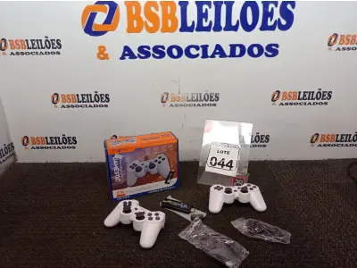 LOTE 044 - 01 CONTROLADOR DE JOGOS GAMESTIC MARCA INOVA. (NO ESTADO) ATENÇÃO! FAZER A VISITAÇÃO ANTES DE ARREMATAR, NÃO SABEMOS SE FUNCIONA. LEILÃO NÃO TEM GARANTIA E NEM DEVOLUÇÃO, SUJEITO A POSSÍVEIS AVARIAS VISÍVEIS/OCULTAS E/OU AUSÊNCIA DE COMPONENTES.