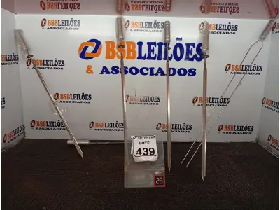 LOTE 439 - 06 ESPETOS P/CHURRASCO(NOVO) (NO ESTADO) ATENÇÃO! FAZER A VISITAÇÃO ANTES DE ARREMATAR, NÃO SABEMOS SE FUNCIONA. LEILÃO NÃO TEM GARANTIA E NEM DEVOLUÇÃO, SUJEITO A POSSÍVEIS AVARIAS VISÍVEIS/OCULTAS E/OU AUSÊNCIA DE COMPONENTES.