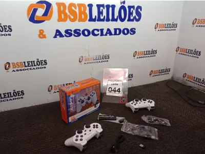 LOTE 044 - 01 CONTROLADOR DE JOGOS GAMESTIC MARCA INOVA. (NO ESTADO) ATENÇÃO! FAZER A VISITAÇÃO ANTES DE ARREMATAR, NÃO SABEMOS SE FUNCIONA. LEILÃO NÃO TEM GARANTIA E NEM DEVOLUÇÃO, SUJEITO A POSSÍVEIS AVARIAS VISÍVEIS/OCULTAS E/OU AUSÊNCIA DE COMPONENTES.