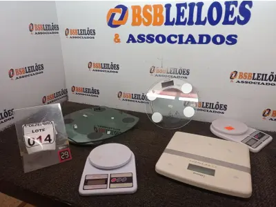 LOTE 014 - 05 BALANÇAS MARCAS E MODELOS DIVERSOS. (NO ESTADO) ATENÇÃO! FAZER A VISITAÇÃO ANTES DE ARREMATAR, NÃO SABEMOS SE FUNCIONA. LEILÃO NÃO TEM GARANTIA E NEM DEVOLUÇÃO, SUJEITO A POSSÍVEIS AVARIAS VISÍVEIS/OCULTAS E/OU AUSÊNCIA DE COMPONENTES.