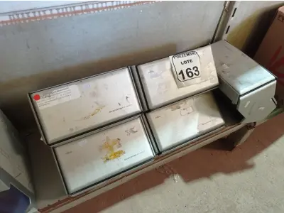 LOTE 163 - 08 SCANNER’S MARCA FUJITSU. (NO ESTADO) ATENÇÃO! FAZER A VISITAÇÃO ANTES DE ARREMATAR, NÃO SABEMOS SE FUNCIONA. LEILÃO NÃO TEM GARANTIA E NEM DEVOLUÇÃO, SUJEITO A POSSÍVEIS AVARIAS VISÍVEIS/OCULTAS E/OU AUSÊNCIA DE COMPONENTES.