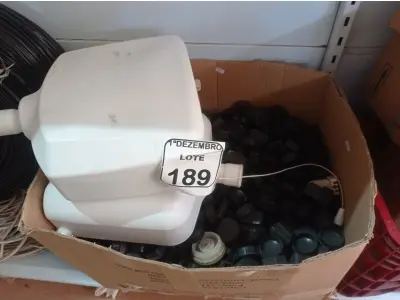 LOTE 189 - 01 LOTE COM GRANDE QUANTIDADE DE ACABAMENTOS DIVERSOS P MOVEIS. (NO ESTADO) ATENÇÃO! FAZER A VISITAÇÃO ANTES DE ARREMATAR, NÃO SABEMOS SE FUNCIONA. LEILÃO NÃO TEM GARANTIA E NEM DEVOLUÇÃO, SUJEITO A POSSÍVEIS AVARIAS VISÍVEIS/OCULTAS E/OU AUSÊNCIA DE COMPONENTES.