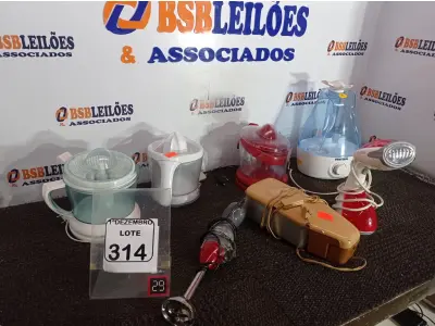 LOTE 314 - 03 ESPREMEDORES DE FRUTA, 03 ESPREMEDORES DE LARANJA, 01 UMIDIFICADOR E ELETRÔNICOS DIVERSOS. (NO ESTADO) ATENÇÃO! FAZER A VISITAÇÃO ANTES DE ARREMATAR, NÃO SABEMOS SE FUNCIONA. LEILÃO NÃO TEM GARANTIA E NEM DEVOLUÇÃO, SUJEITO A POSSÍVEIS AVARIAS VISÍVEIS/OCULTAS E/OU AUSÊNCIA DE COMPONENTES.