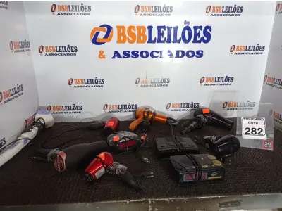 LOTE 282 - 01 LOTE C/VÁRIOS SECADORES DE CABELO, 01 MASSAGEADOR E 03 RÁDIOS RELÓGIOS MARCAS E MODELOS DIVERSOS. (NO ESTADO) ATENÇÃO! FAZER A VISITAÇÃO ANTES DE ARREMATAR, NÃO SABEMOS SE FUNCIONA. LEILÃO NÃO TEM GARANTIA E NEM DEVOLUÇÃO, SUJEITO A POSSÍVEIS AVARIAS VISÍVEIS/OCULTAS E/OU AUSÊNCIA DE COMPONENTES.