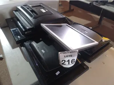 LOTE 216 - 11 MONITORES MARCAS E MODELOS DIVERSOS P/RETIRADA DE PEÇAS. (TODOS S/PÉ). (NO ESTADO) ATENÇÃO! FAZER A VISITAÇÃO ANTES DE ARREMATAR, NÃO SABEMOS SE FUNCIONA. LEILÃO NÃO TEM GARANTIA E NEM DEVOLUÇÃO, SUJEITO A POSSÍVEIS AVARIAS VISÍVEIS/OCULTAS E/OU AUSÊNCIA DE COMPONENTES.