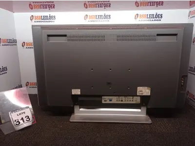 LOTE 313 - 01 TV MARCA PHILIPS 32” (NO ESTADO) ATENÇÃO! FAZER A VISITAÇÃO ANTES DE ARREMATAR, NÃO SABEMOS SE FUNCIONA. LEILÃO NÃO TEM GARANTIA E NEM DEVOLUÇÃO, SUJEITO A POSSÍVEIS AVARIAS VISÍVEIS/OCULTAS E/OU AUSÊNCIA DE COMPONENTES.