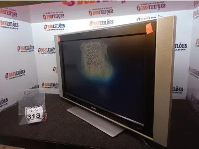 LOTE 313 - 01 TV MARCA PHILIPS 32” (NO ESTADO) ATENÇÃO! FAZER A VISITAÇÃO ANTES DE ARREMATAR, NÃO SABEMOS SE FUNCIONA. LEILÃO NÃO TEM GARANTIA E NEM DEVOLUÇÃO, SUJEITO A POSSÍVEIS AVARIAS VISÍVEIS/OCULTAS E/OU AUSÊNCIA DE COMPONENTES.