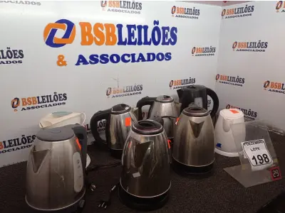 LOTE 198 - 08 CHALEIRAS ELÉTRICAS MARCAS E MODELOS DIVERSOS. (NO ESTADO) ATENÇÃO! FAZER A VISITAÇÃO ANTES DE ARREMATAR, NÃO SABEMOS SE FUNCIONA. LEILÃO NÃO TEM GARANTIA E NEM DEVOLUÇÃO, SUJEITO A POSSÍVEIS AVARIAS VISÍVEIS/OCULTAS E/OU AUSÊNCIA DE COMPONENTES.