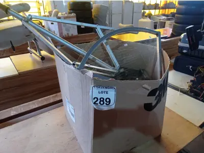 LOTE 289 - 01 TRIPÉ, 01 SUPORTE P/BANHEIRO E MATERIAIS E ELETRÔNICOS DIVERSOS. (NO ESTADO) ATENÇÃO! FAZER A VISITAÇÃO ANTES DE ARREMATAR, NÃO SABEMOS SE FUNCIONA. LEILÃO NÃO TEM GARANTIA E NEM DEVOLUÇÃO, SUJEITO A POSSÍVEIS AVARIAS VISÍVEIS/OCULTAS E/OU AUSÊNCIA DE COMPONENTES.