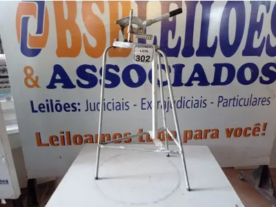 LOTE 302 - 01 CORTADOR DE BATATA. (NO ESTADO) ATENÇÃO! FAZER A VISITAÇÃO ANTES DE ARREMATAR, NÃO SABEMOS SE FUNCIONA. LEILÃO NÃO TEM GARANTIA E NEM DEVOLUÇÃO, SUJEITO A POSSÍVEIS AVARIAS VISÍVEIS/OCULTAS E/OU AUSÊNCIA DE COMPONENTES.