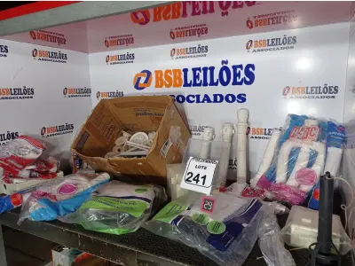 LOTE 241 - 01 LOTE C/VÁRIOS SIFÕES, LÂMPADAS E MATERIAIS DIVERSOS. (NO ESTADO) ATENÇÃO! FAZER A VISITAÇÃO ANTES DE ARREMATAR, NÃO SABEMOS SE FUNCIONA. LEILÃO NÃO TEM GARANTIA E NEM DEVOLUÇÃO, SUJEITO A POSSÍVEIS AVARIAS VISÍVEIS/OCULTAS E/OU AUSÊNCIA DE COMPONENTES.