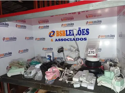 LOTE 270 - 01 LOTE VÁRIOS C/LEITORES DE CÓDIGOS DE BARRA, LUMINÁRIAS E MATERIAIS DIVERSOS. (NO ESTADO) ATENÇÃO! FAZER A VISITAÇÃO ANTES DE ARREMATAR, NÃO SABEMOS SE FUNCIONA. LEILÃO NÃO TEM GARANTIA E NEM DEVOLUÇÃO, SUJEITO A POSSÍVEIS AVARIAS VISÍVEIS/OCULTAS E/OU AUSÊNCIA DE COMPONENTES.