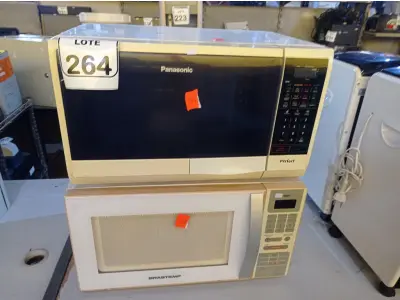 LOTE 264 - 02 MICRO-ONDAS C/PRATO MARCA BRASTEMP E PANASONIC. (NO ESTADO) ATENÇÃO! FAZER A VISITAÇÃO ANTES DE ARREMATAR, NÃO SABEMOS SE FUNCIONA. LEILÃO NÃO TEM GARANTIA E NEM DEVOLUÇÃO, SUJEITO A POSSÍVEIS AVARIAS VISÍVEIS/OCULTAS E/OU AUSÊNCIA DE COMPONENTES.