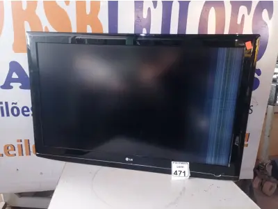 LOTE 471 - 01 TV MARCA LG 52”. (NO ESTADO) ATENÇÃO! FAZER A VISITAÇÃO ANTES DE ARREMATAR, NÃO SABEMOS SE FUNCIONA. LEILÃO NÃO TEM GARANTIA E NEM DEVOLUÇÃO, SUJEITO A POSSÍVEIS AVARIAS VISÍVEIS/OCULTAS E/OU AUSÊNCIA DE COMPONENTES.