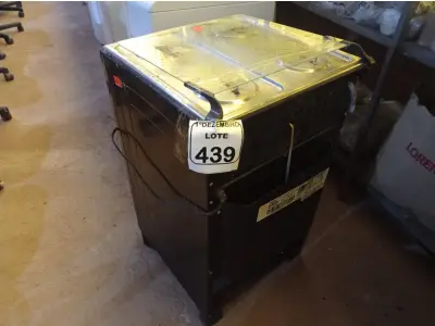 LOTE 439 - 01 FOGÃO A GÁS MARCA REALCE 04 BOCAS C/AVARIAS. (NO ESTADO) ATENÇÃO! FAZER A VISITAÇÃO ANTES DE ARREMATAR, NÃO SABEMOS SE FUNCIONA. LEILÃO NÃO TEM GARANTIA E NEM DEVOLUÇÃO, SUJEITO A POSSÍVEIS AVARIAS VISÍVEIS/OCULTAS E/OU AUSÊNCIA DE COMPONENTES.