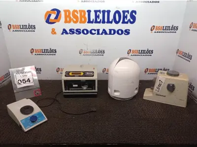 LOTE 054 - 01 RELÓGIO DE PONTO MARCA HENRY, 01 PURIFICADOR DE AR AIR FREE, 01 AMALGAMADOR E 01 AGITADOR DE TUBO. (NO ESTADO) ATENÇÃO! FAZER A VISITAÇÃO ANTES DE ARREMATAR, NÃO SABEMOS SE FUNCIONA. LEILÃO NÃO TEM GARANTIA E NEM DEVOLUÇÃO, SUJEITO A POSSÍVEIS AVARIAS VISÍVEIS/OCULTAS E/OU AUSÊNCIA DE COMPONENTES.